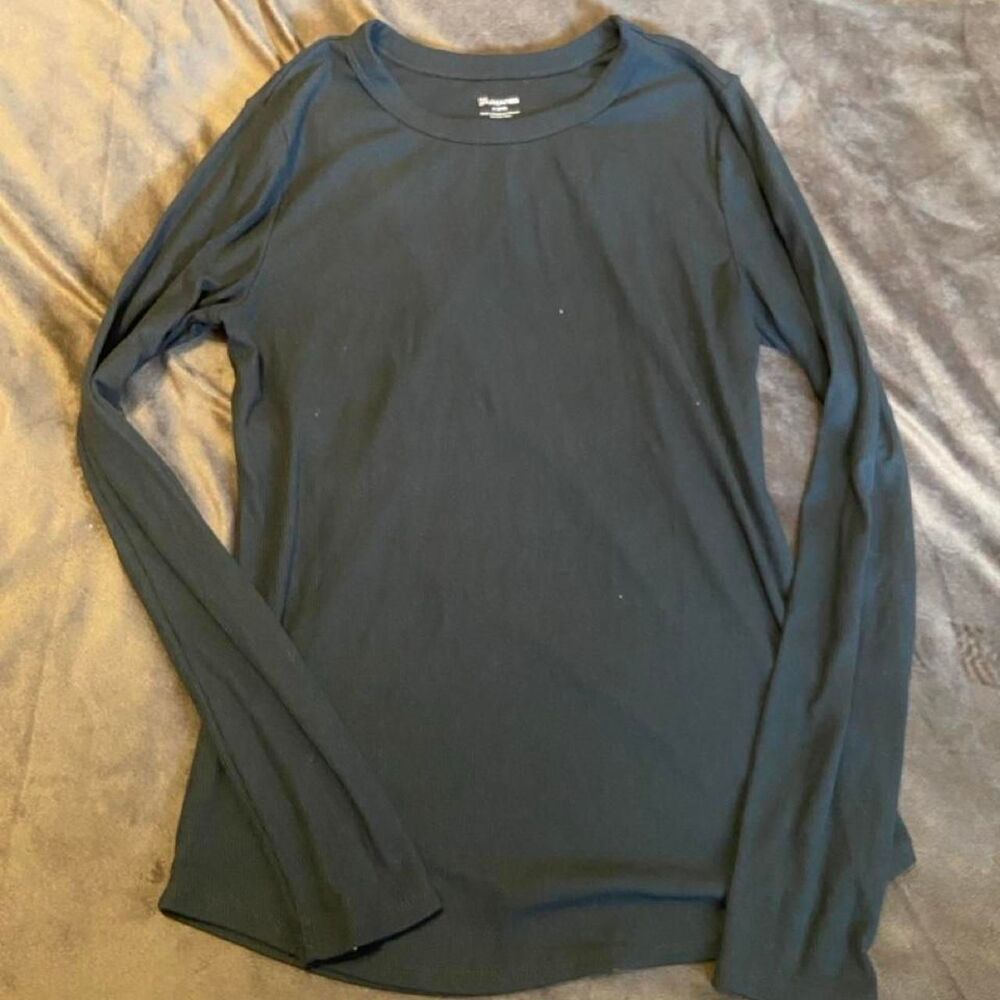 Black Long Sleeve Size M